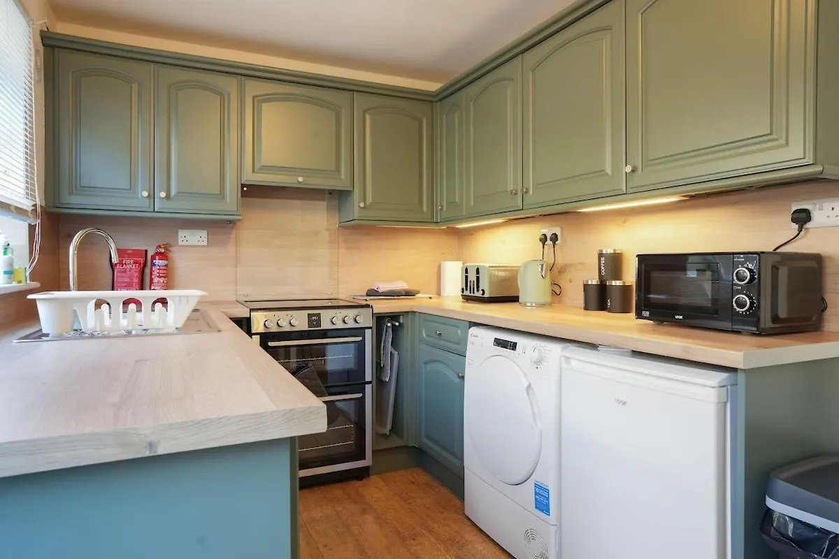 Lejlighed Stupton House, Large 3 Bed House That Sleeps 8 With Full Size Pool Table & Free Parking - Hosted By Stay Host Save Brightside