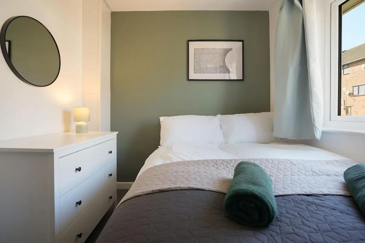 Lejlighed Stupton House, Large 3 Bed House That Sleeps 8 With Full Size Pool Table & Free Parking - Hosted By Stay Host Save Brightside